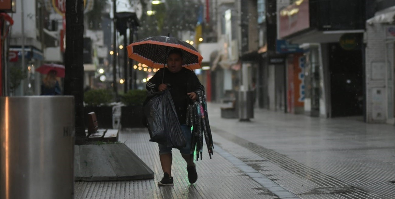 Qué dice el pronóstico del tiempo para este sábado por la noche y domingo en Santa Fe

