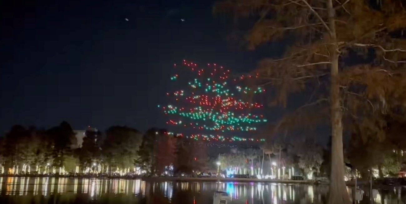 Un espectáculo de drones falló en Orlando: decenas de heridos y un niño en estado crítico