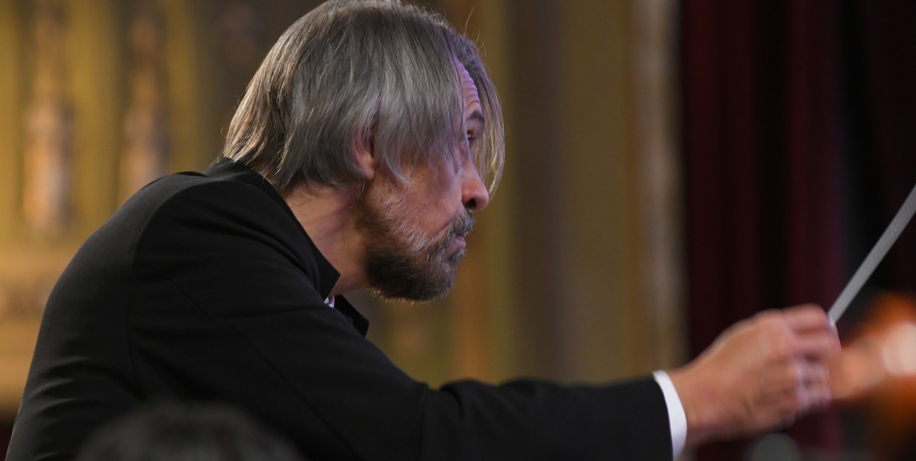 Músicos, coreutas y tensiones