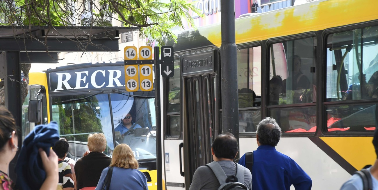 Los colectivos urbanos ingresarán a la zona de boliches y el Puerto de Santa Fe