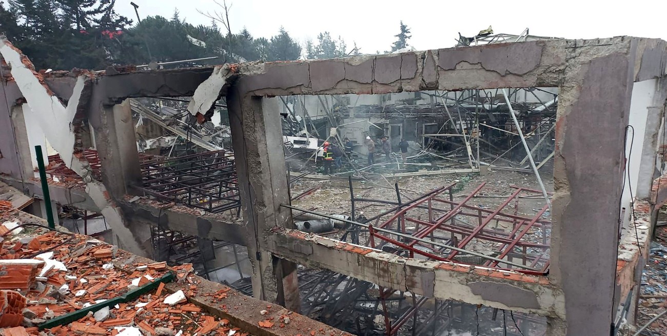 Turquía: 12 muertos tras la explosión en una fábrica de municiones