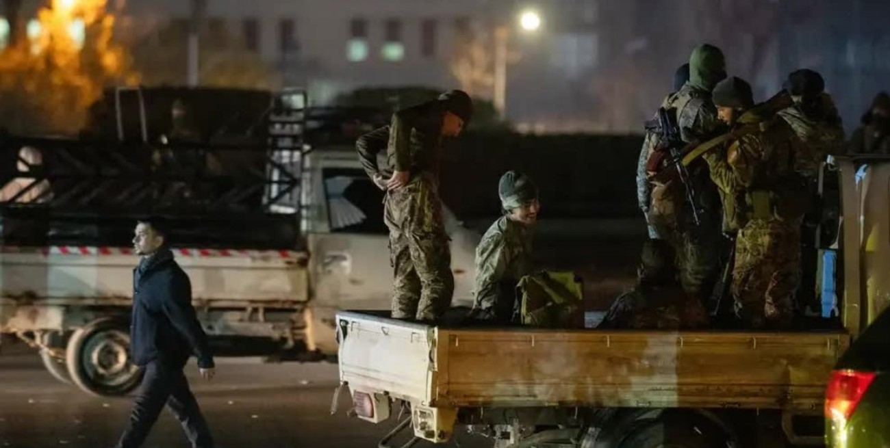 El nuevo gobierno sirio lanza ataques contra milicias que responden al depuesto al-Assad