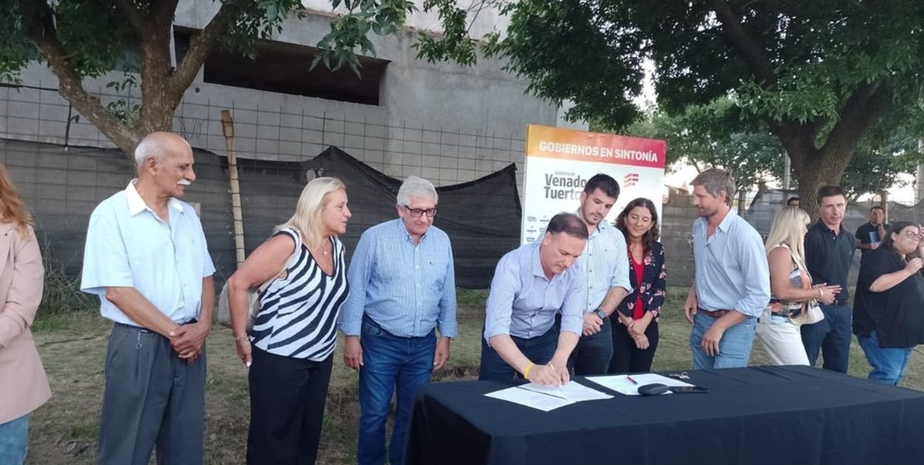 Enrico rubricó el compromiso provincial para finalizar el edificio de la Escuela 238