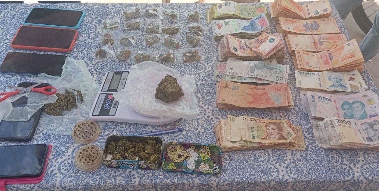 Detienen a una pareja tras hallar dinero, drogas y objetos robados