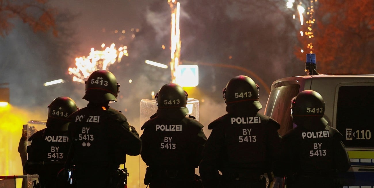 Cinco muertos en una caótica celebración por el Año Nuevo en Alemania  