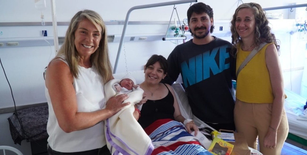 Ana Paula, la primera rosarina nacida este 2025