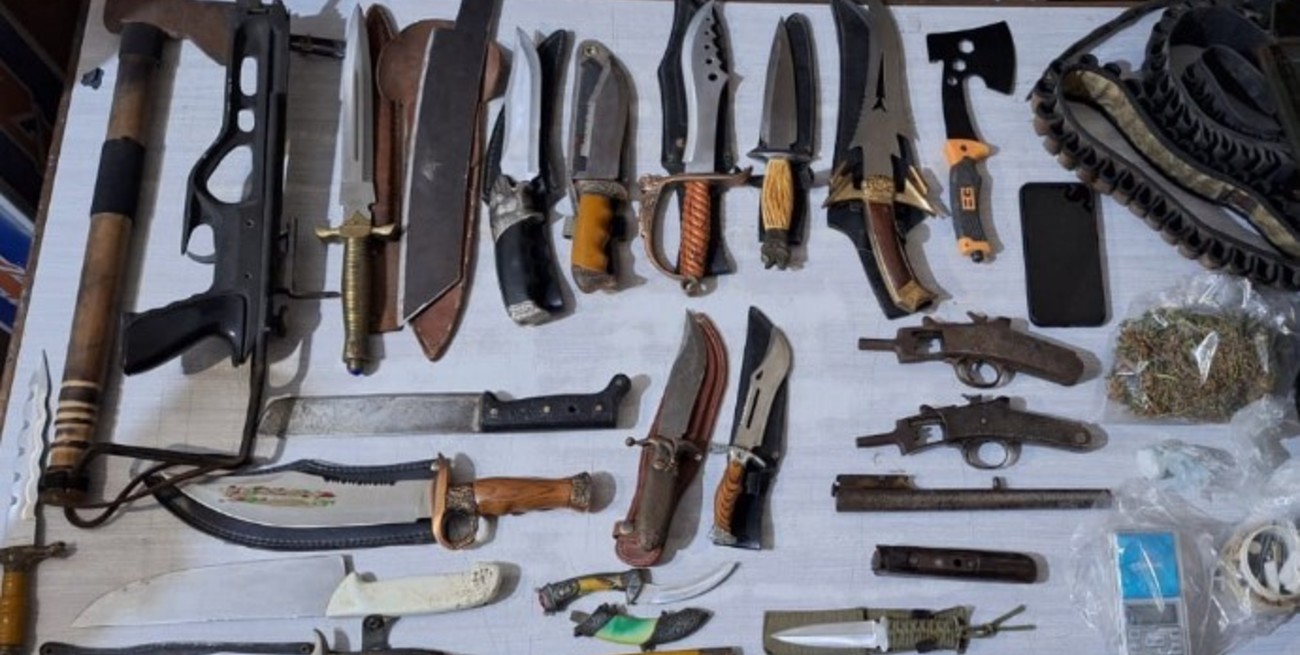 Tenía armas, drogas y una mujer secuestrada en su casa: quedó detenido