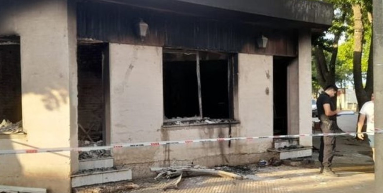 Quedó detenido acusado de intentar matar a dos personas provocando un incendio