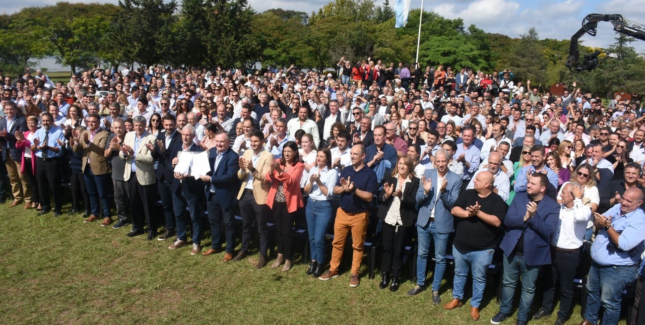 Unidos apunta a la elección de convencionales pero no descuida los comicios municipales y comunales