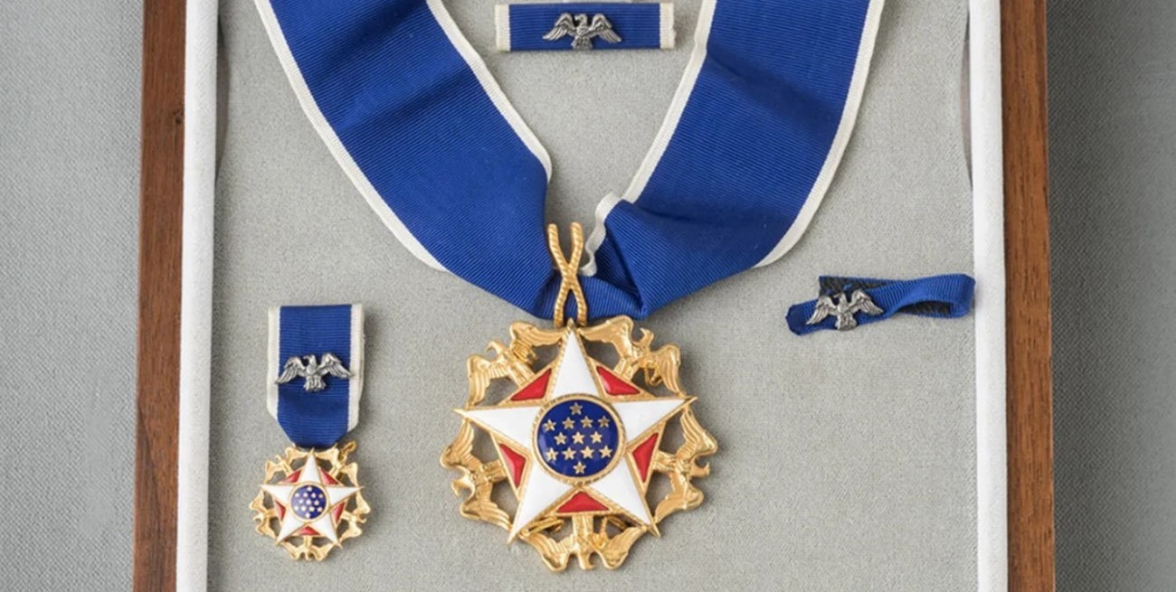 Joe Biden llamó al Papa Francisco para condecorarlo con la Medalla Presidencial de la Libertad