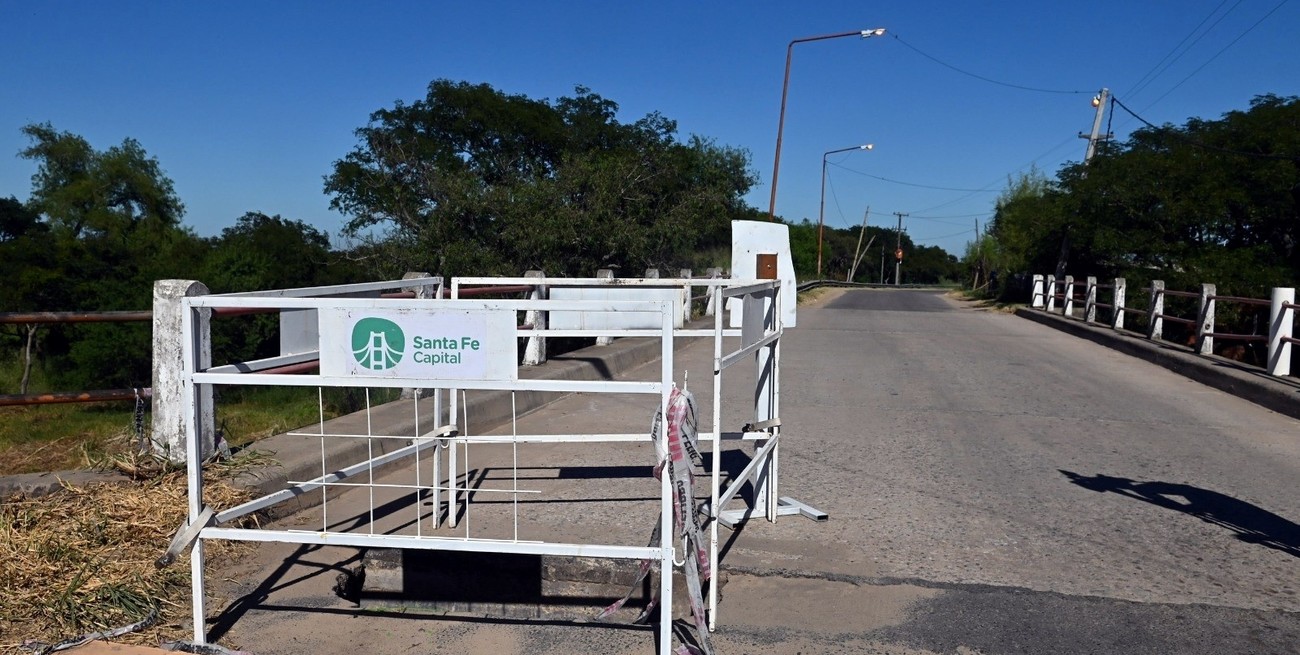 Precaución en el acceso a Colastiné Sur: gran socavón en la cabecera del puente