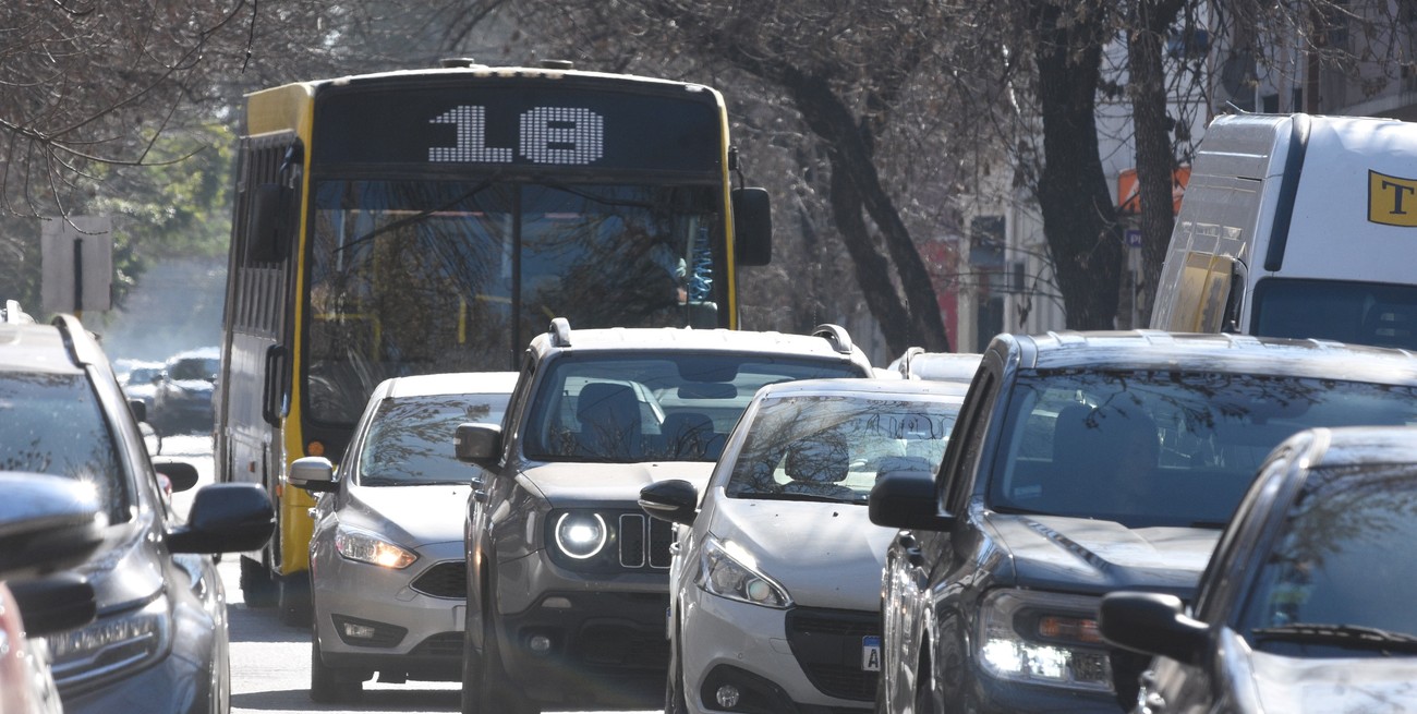 En sólo 6 años, la cantidad de vehículos en la ciudad de Santa Fe creció casi 50 %