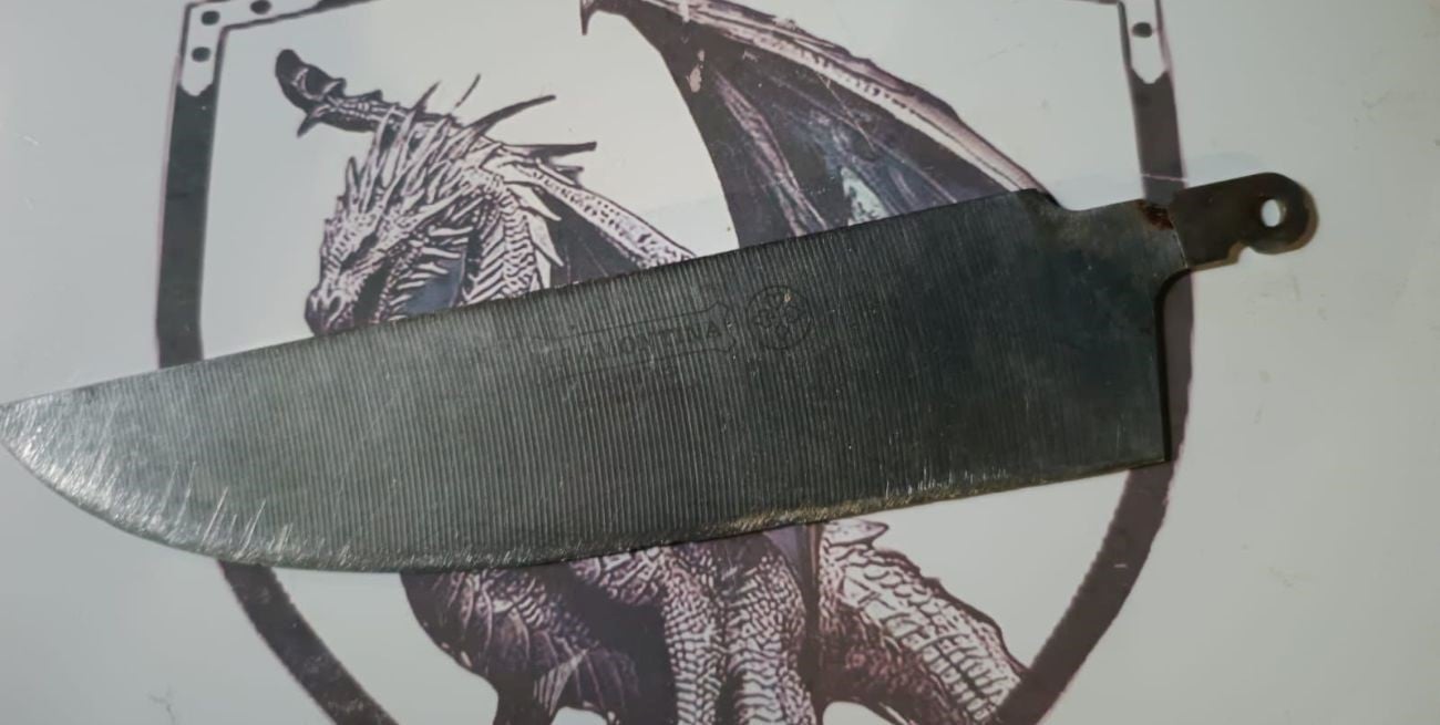 Agredió a su pareja, atacó a policías y dañó un patrullero: terminó preso