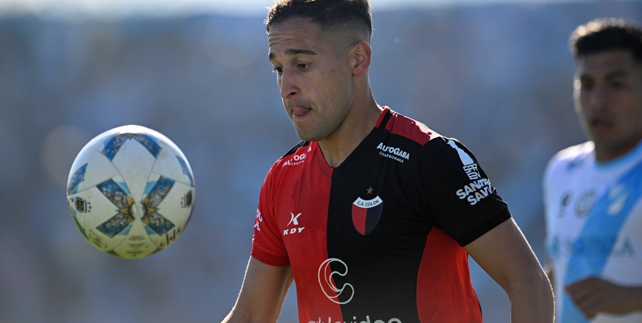 Castet se aleja de Colón: "El club tiene una deuda..."