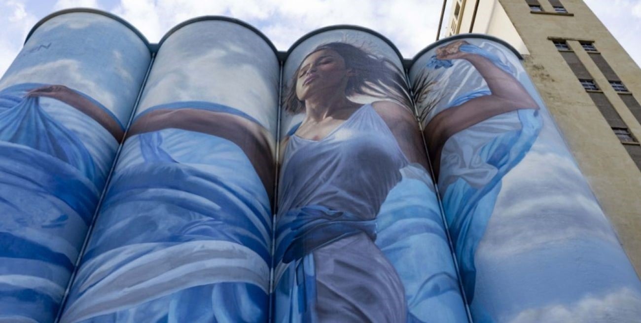 El artista Martín Ron presenta su icónico mural a orillas del Paraná