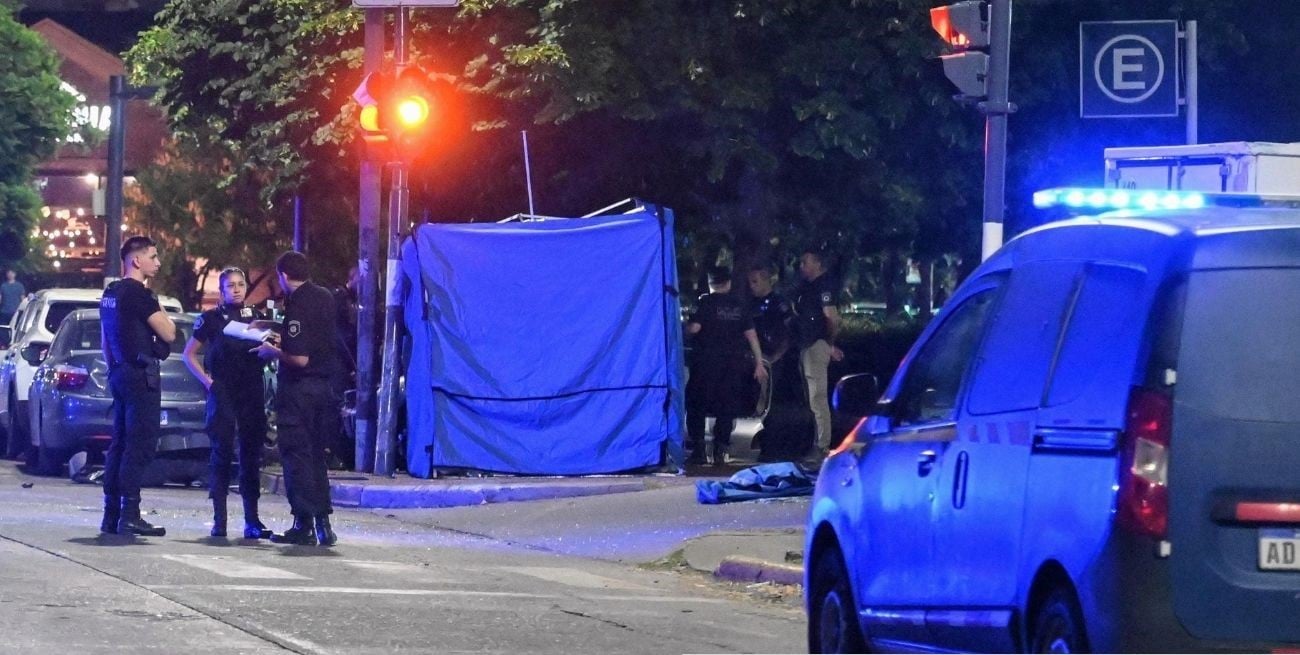 Rosario: un automovilista que corría una picada, embistió y mató a dos mujeres
