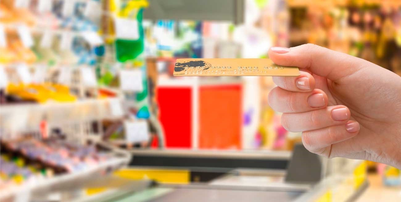 Casi la mitad de las compras en supermercados en noviembre fueron con tarjeta de crédito