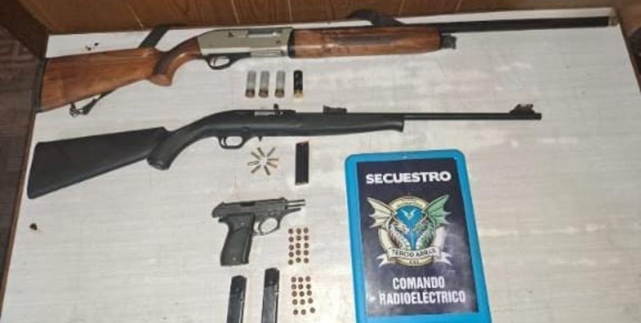 Secuestraron diez armas y detuvieron a siete personas