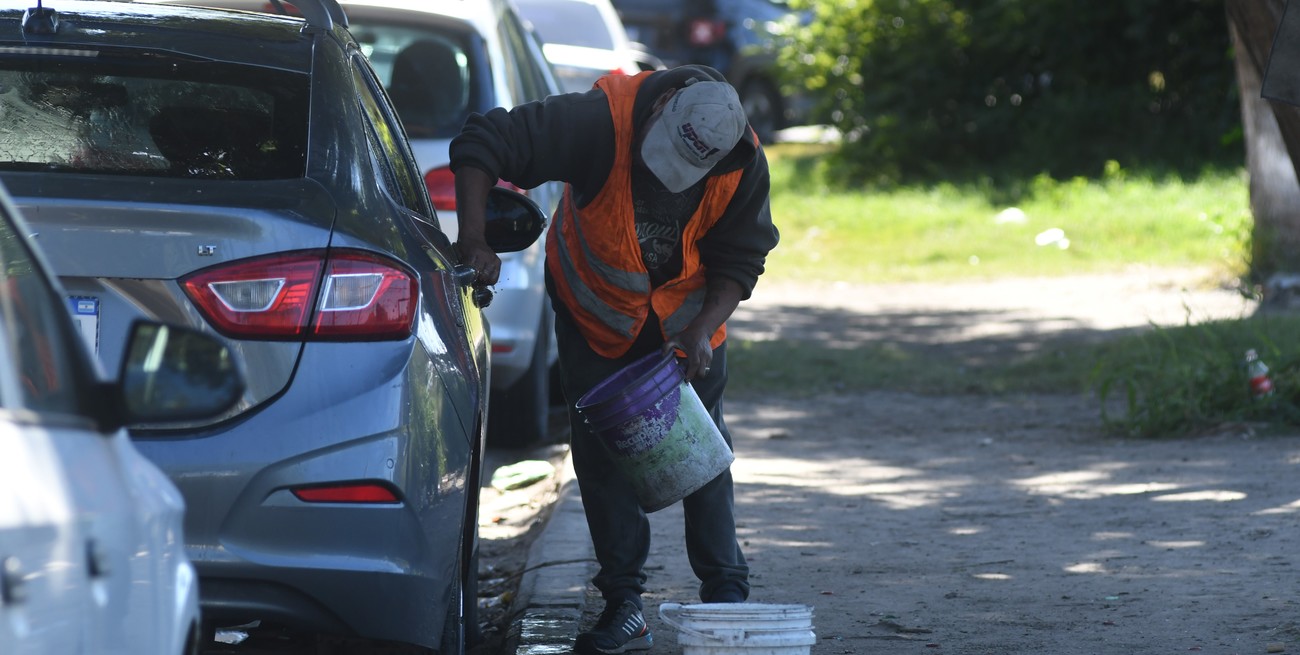En la ciudad de Santa Fe fueron detenidos 52 cuidacoches: 30 tenían pedido de captura