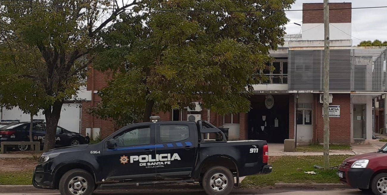 Increíble fuga de un preso esposado en la comisaría 12 de Santo Tomé