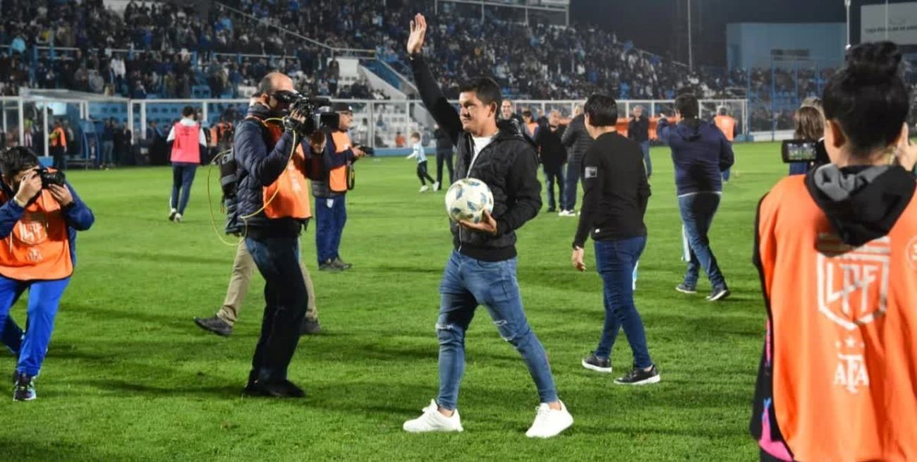 A pesar de sus goles, el "Pulga" come banco con Sava y no juega