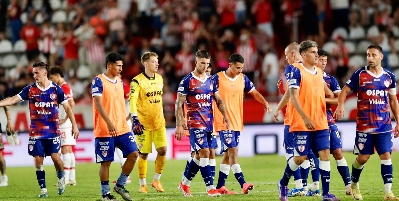 Estudiantes hizo lo que quiso con un Unión de impresentable primer tiempo