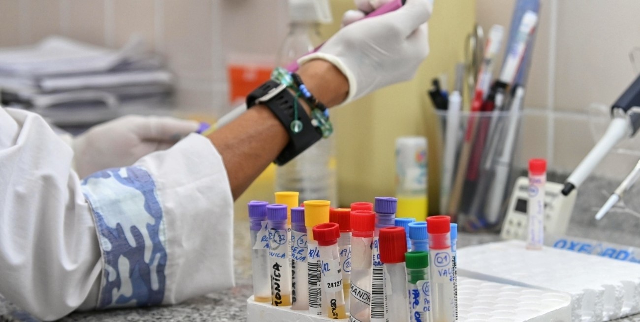 La provincia destaca el trabajo de sus laboratorios para la detección del dengue