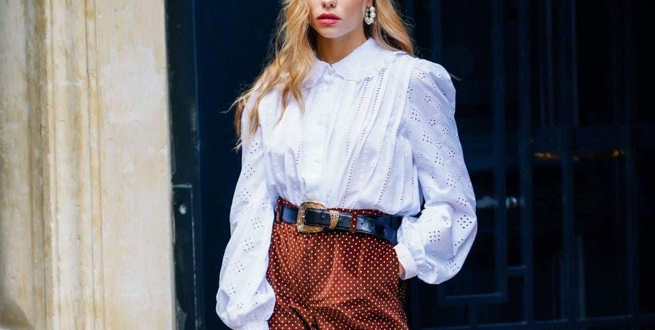 Las blusas victorianas regresan con fuerza para un look chic y sofisticado 