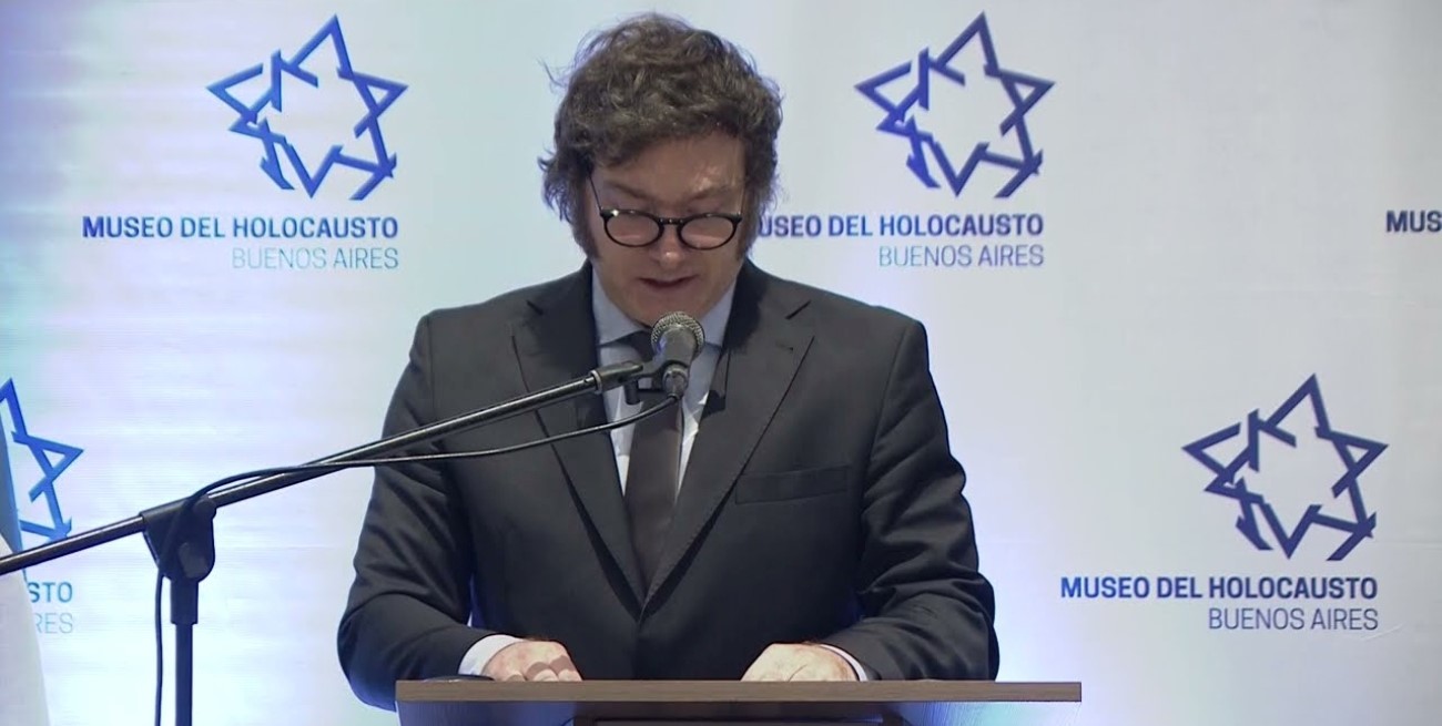 Javier Milei habla en el acto por el Día en Memoria de las Víctimas del Holocausto
