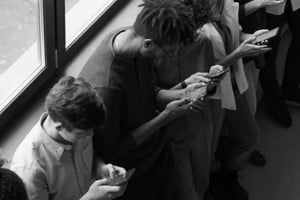 Lo singular es siempre rebelde a la generalización. Fauxels