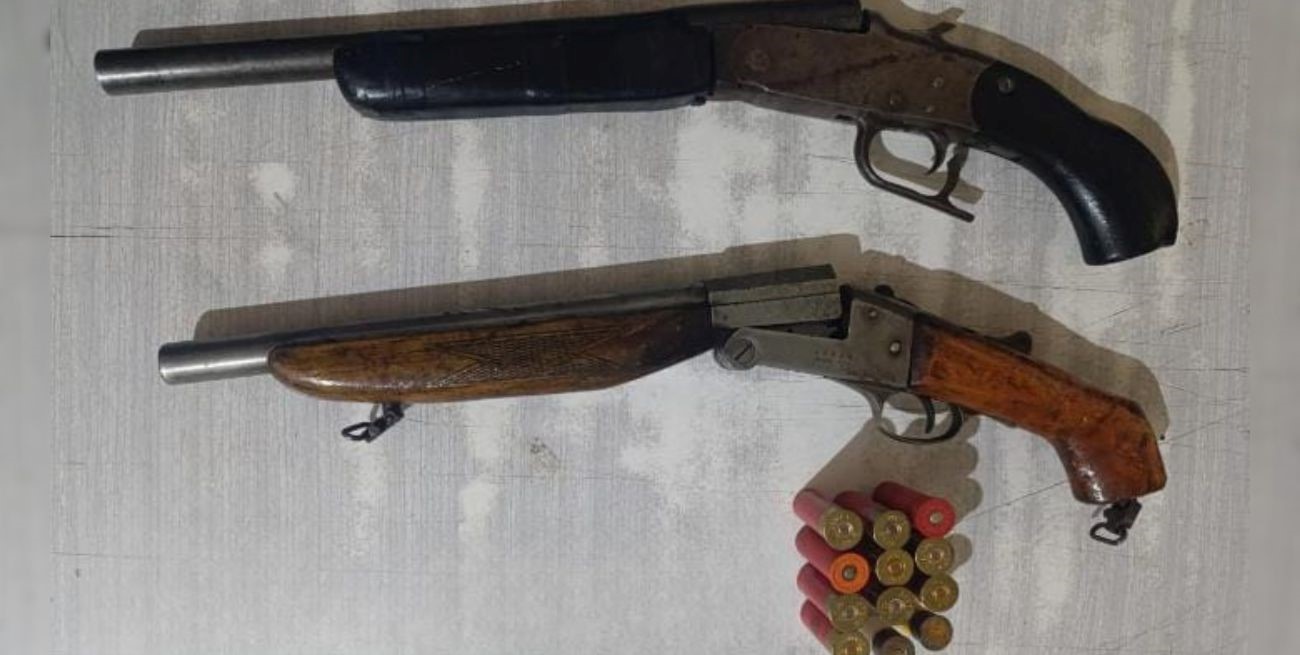 Detuvieron a una pareja que circulaba armada en una motocicleta