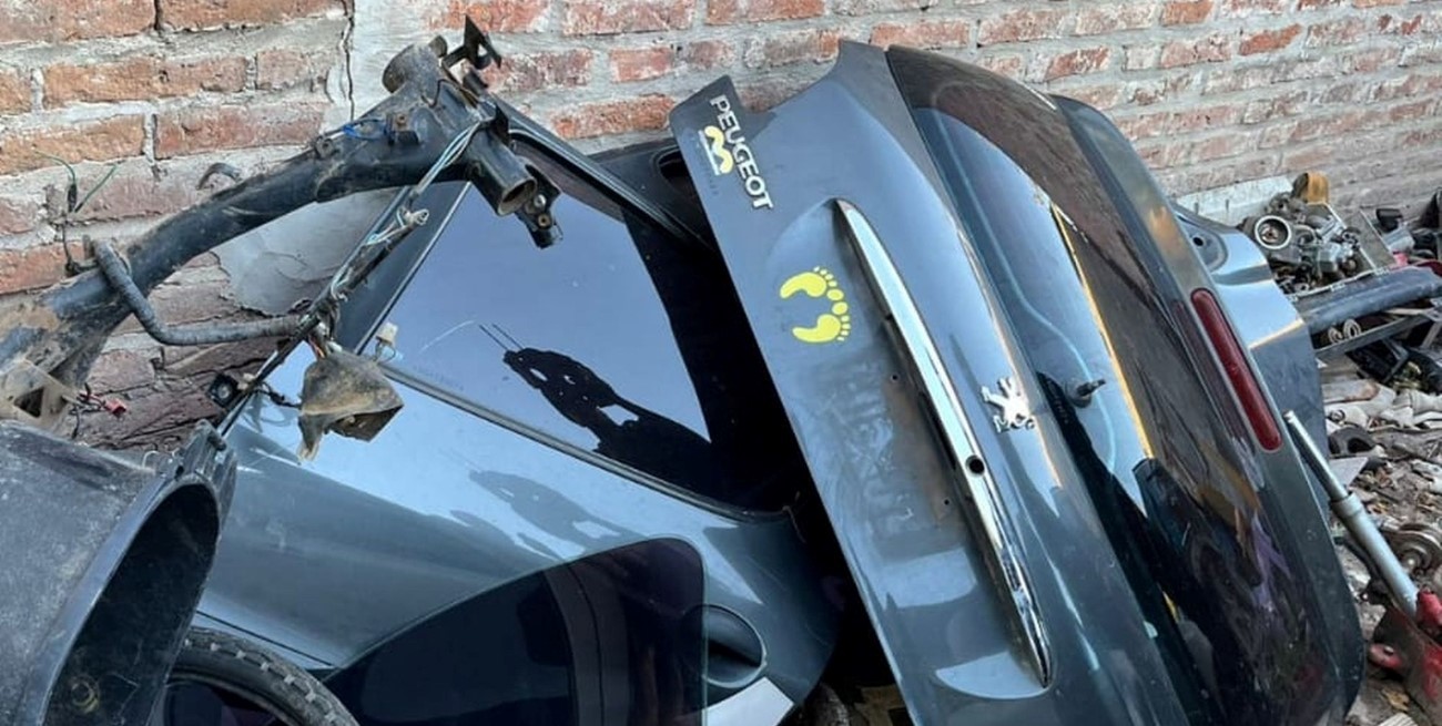 Padre e hijo detenidos con autopartes robados