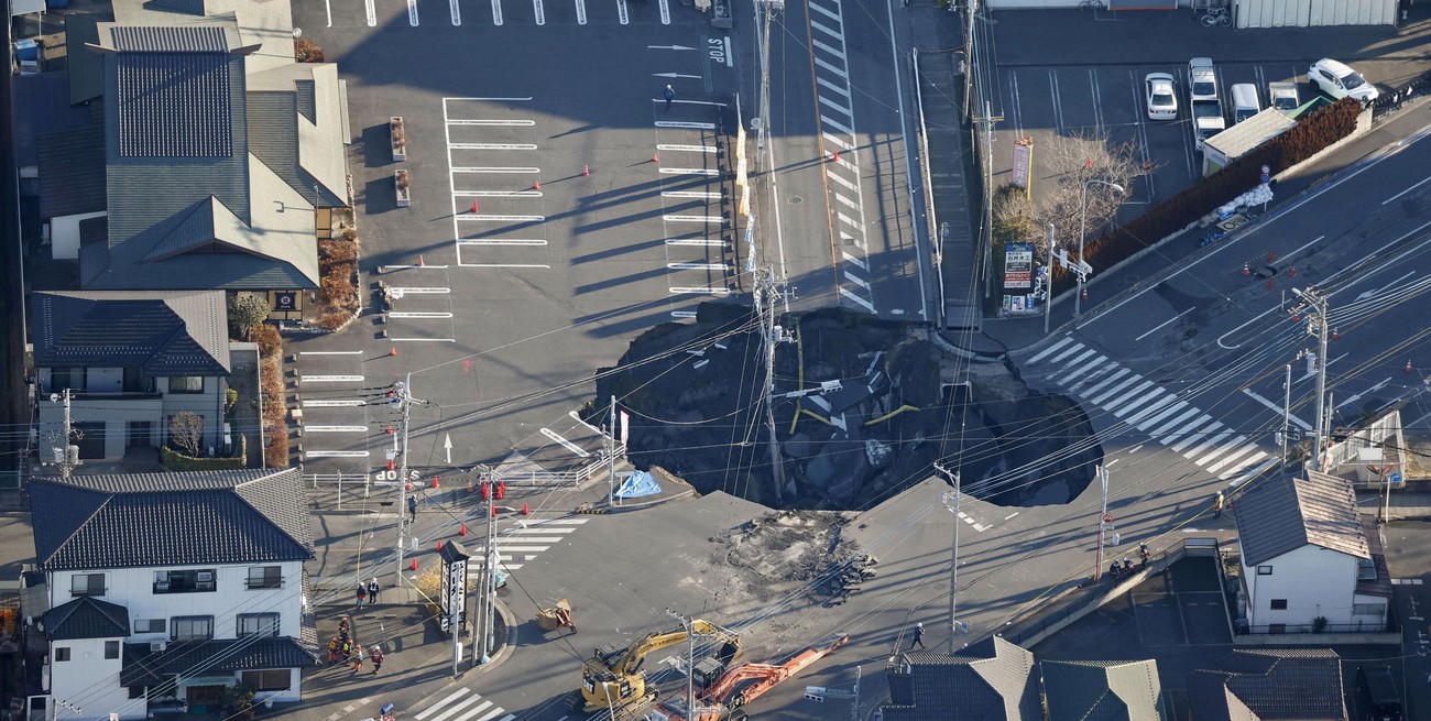 Un camionero está atrapado en un pozo de Japón hace tres días