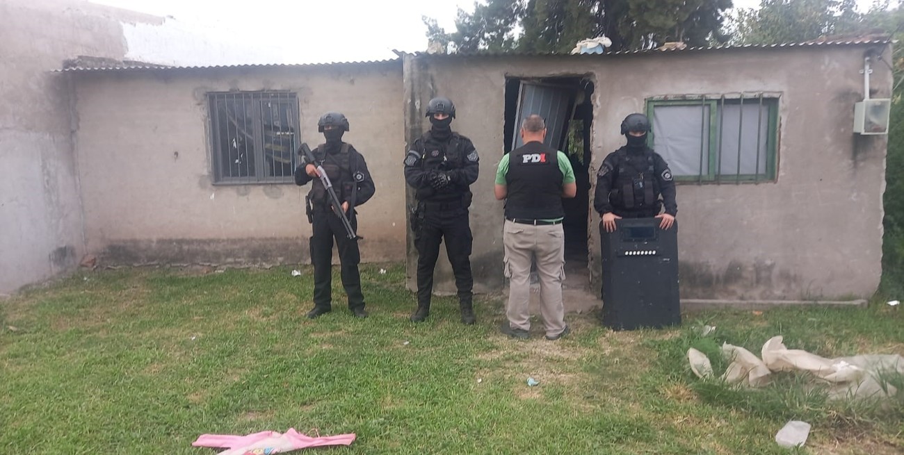 Liberaron a una joven y arrestaron a un hombre que la tenía secuestrada