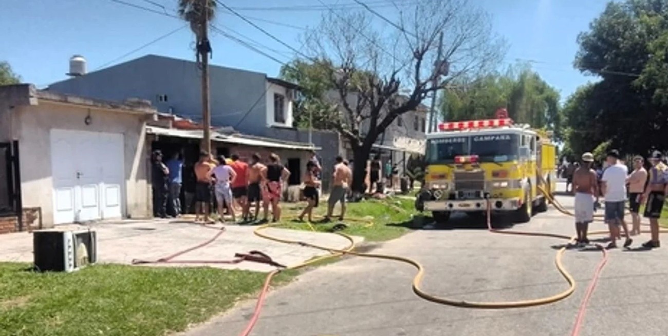 Cuatro nenes murieron por el incendio de una casa