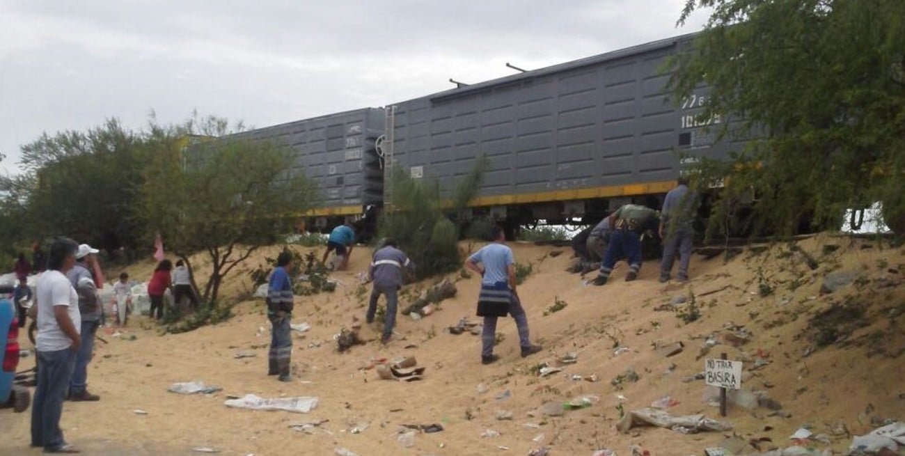 Otro tren descarrilado en la zona oeste y un nuevo intento de saqueo