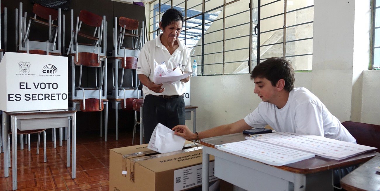Ecuador se prepara para un balotaje, tras un ajustado resultado en las elecciones presidenciales