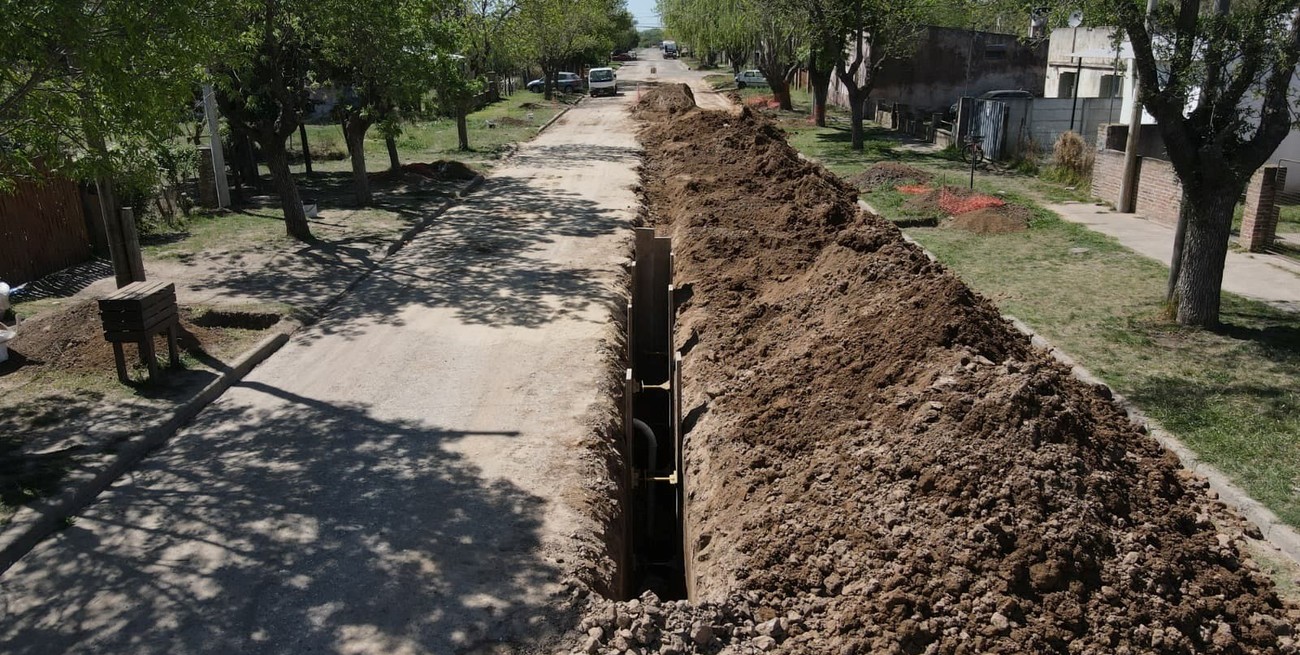 Amplían el sistema de desagües y suma cuadras de pavimento en Elortondo