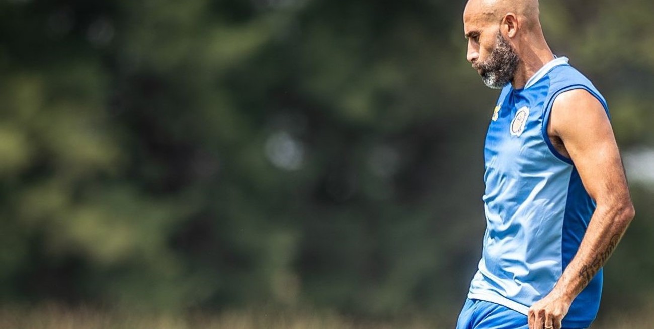 Central guardó todo para el clásico y Holan tiene su primer desafío fuerte