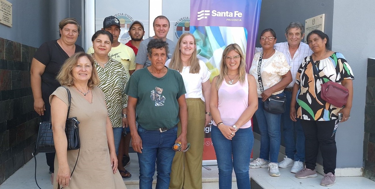 Entregaron aportes a emprendedores de Helvecia y Santa Rosa de Calchines