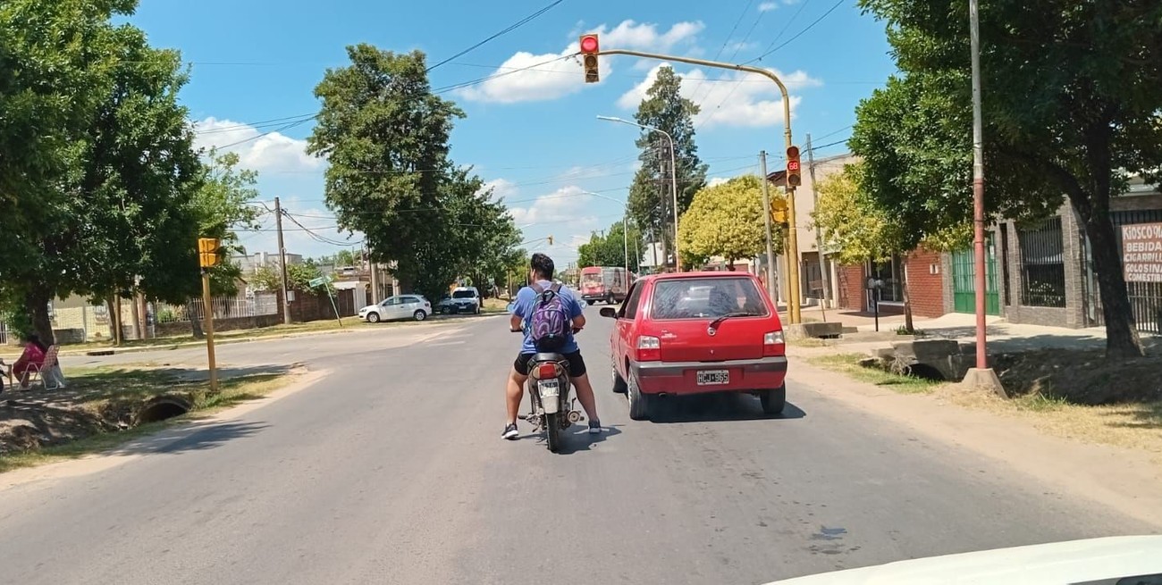 Reconquista, el tránsito colapsado y la vieja receta de multar antes que ordenar