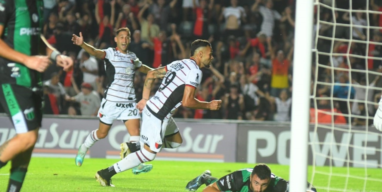 Colón: el "9" que practicaba descalzo y gritó un gol…¡ nueve meses después!