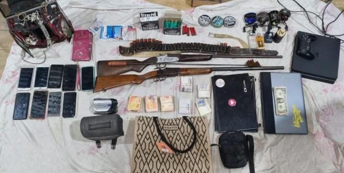 La policía divisó en Rosario una camioneta robada en Aldao, y allí comenzó un operativo con varias sorpresas