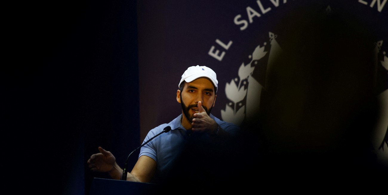 El Salvador puso fin al bitcoin como moneda legal a cambio de un préstamo del FMI