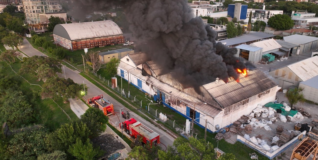Incendio en un depósito del puerto de la ciudad de Santa Fe