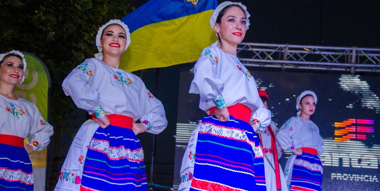 Con el apoyo de Provincia, Esperanza celebra su 19º Fiesta de las Colectividades