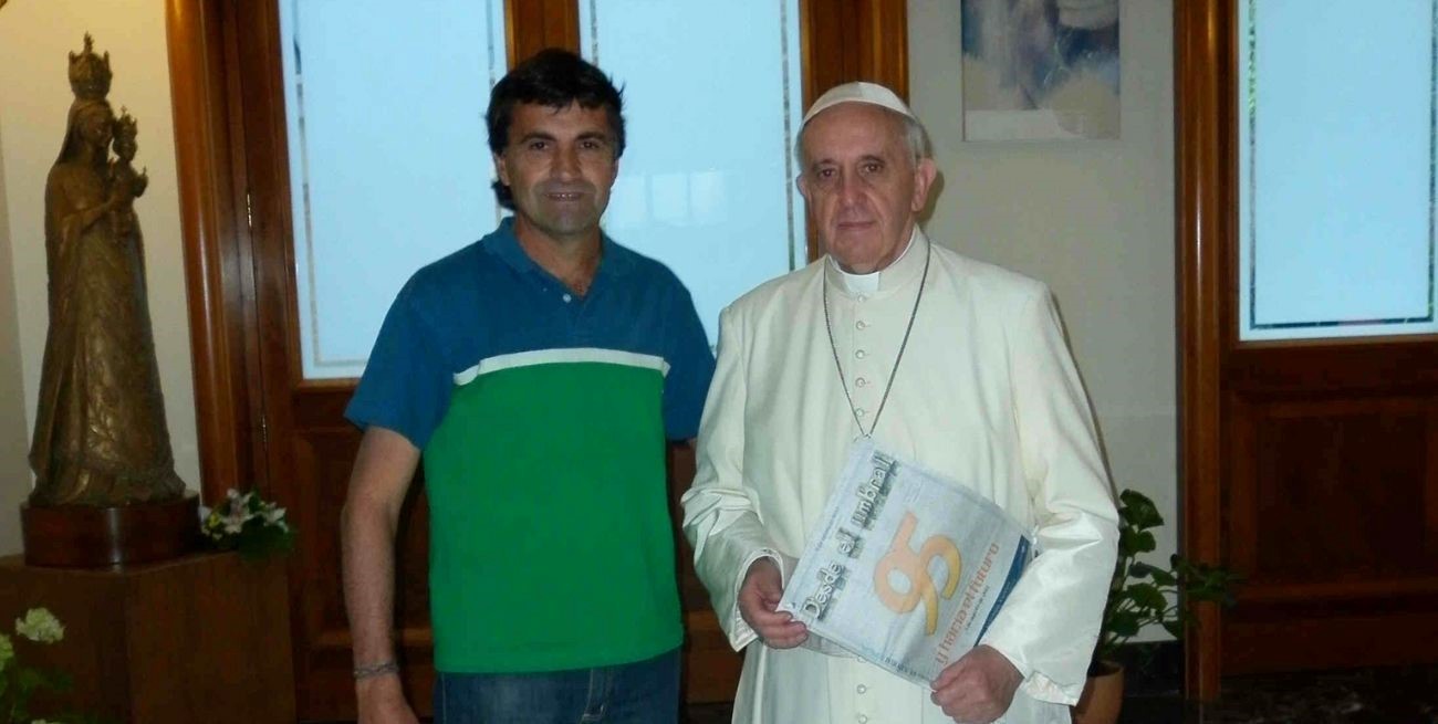 Aquella misa, esa charla y el libro de El Litoral que le recordó su paso por Santa Fe 