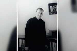 La imagen de un joven Bergoglio cuando fue maestrillo en el Colegio Inmaculada.