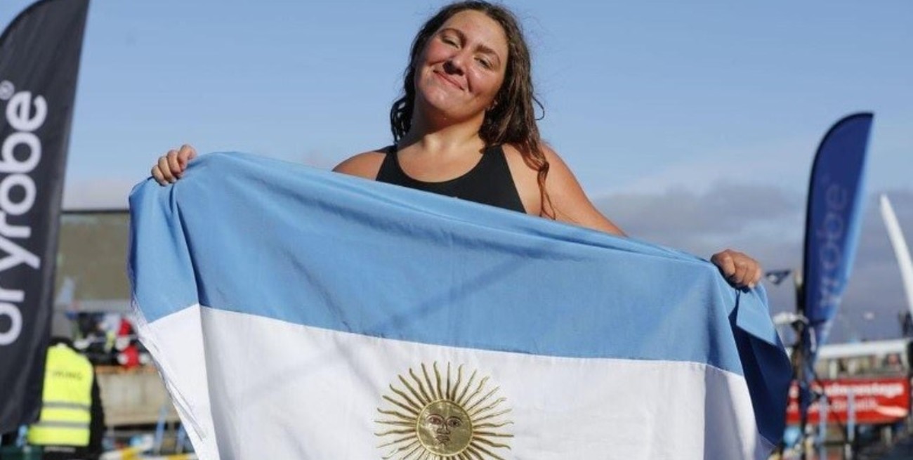 Una nadadora de Cañada de Gómez pretende cruzar el Río de la Plata sin parar