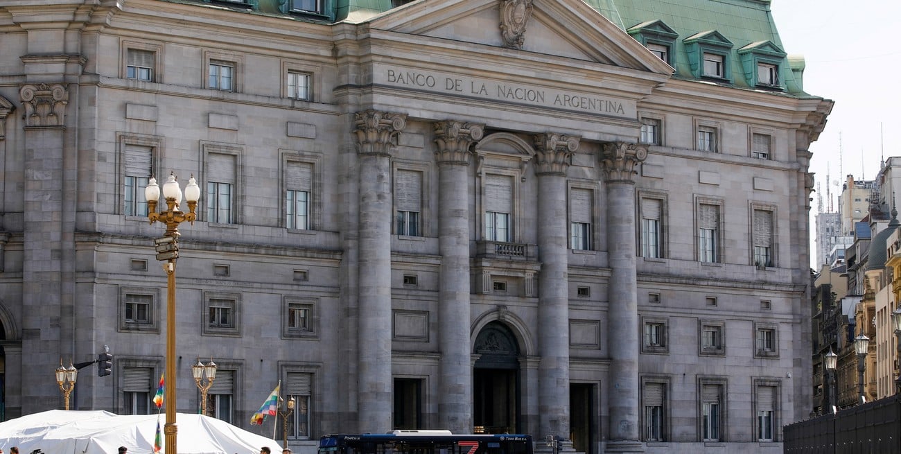 Se oficializó la conversión del Banco Nación a una Sociedad Anónima